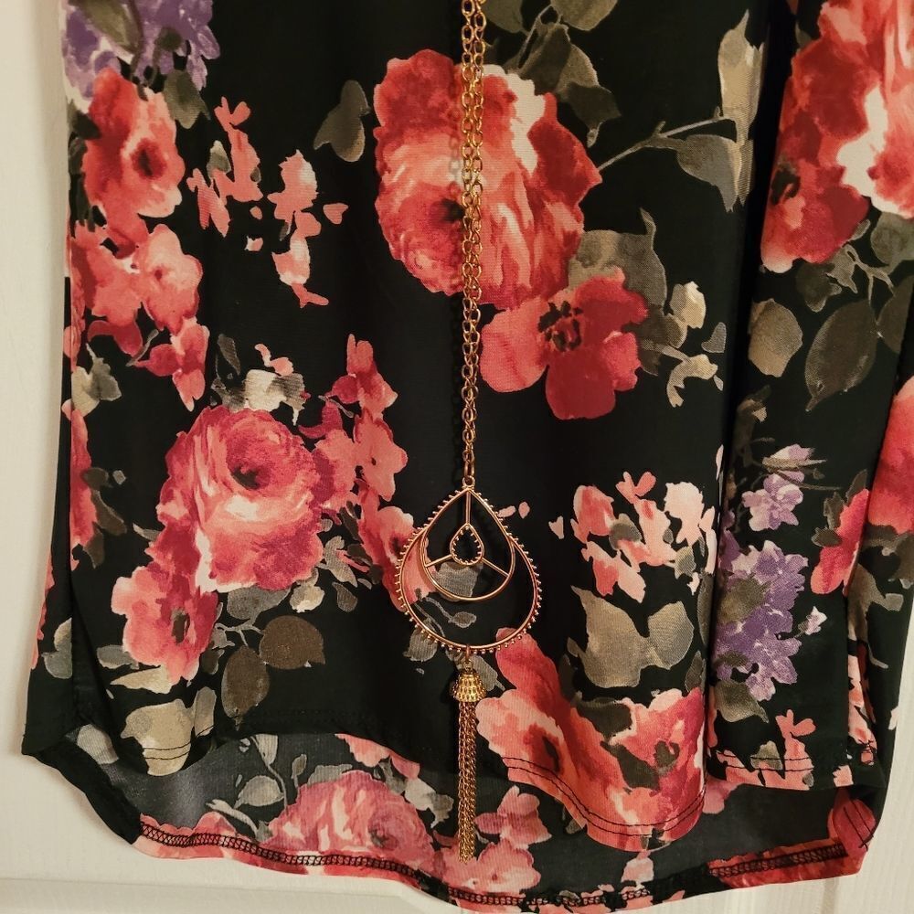 First Love floral top - Picture 3 of 6